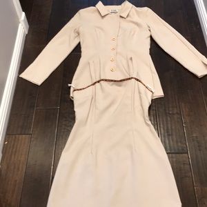 Cream office work dress w/matching blazer jacket.